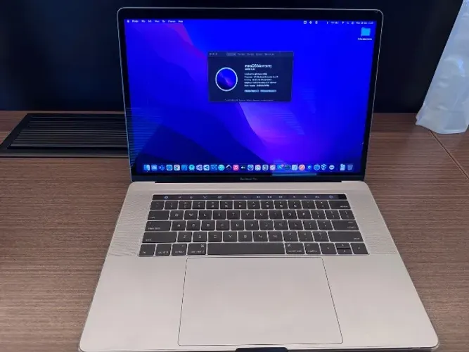Macbook Pro 15" 2016 i7 2,7Ghz 16GB RAM 500GB SSD Touch Bar acompanha case/skin Incase