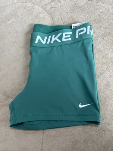 short Nike pro G