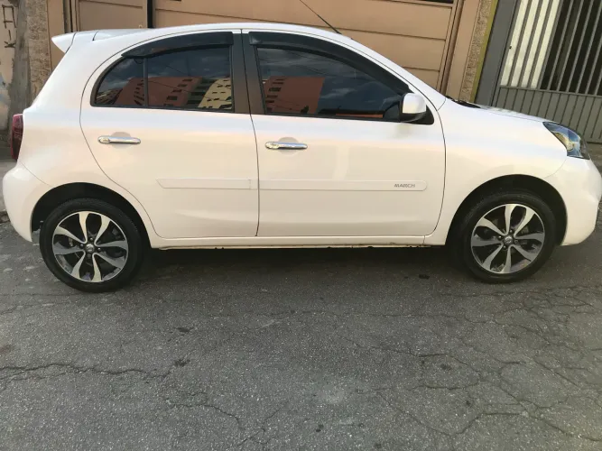 Nissan March SL 1.6 16V Flex Fuel 5P 2015