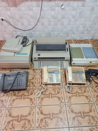 Aparelhos Para Escritório Antigo