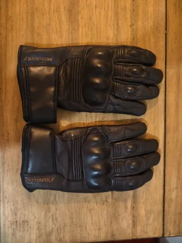Luva em couro MotoWolf para moto