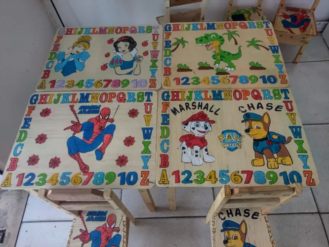 Kit infantil mesa e cadeira