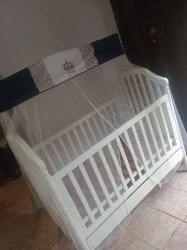 Vende-se berço