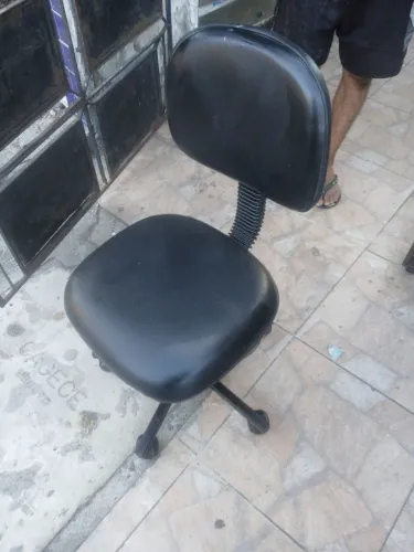 Cadeira giratoria linda perfeita.