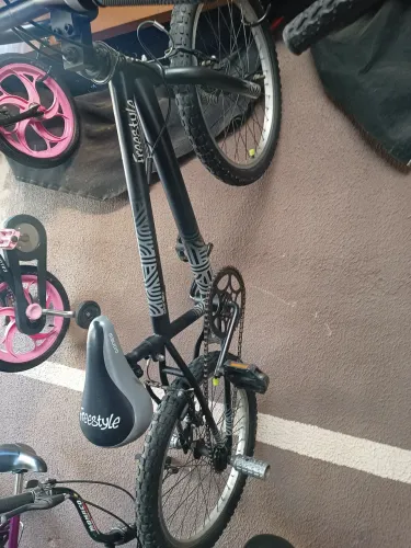 Oportunidade!!!! Bicicleta aro 20 BMX freestyle gonew para manobra!!