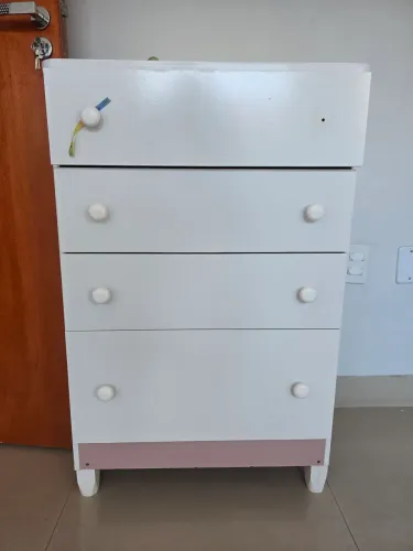 Móveis cômoda e berço 