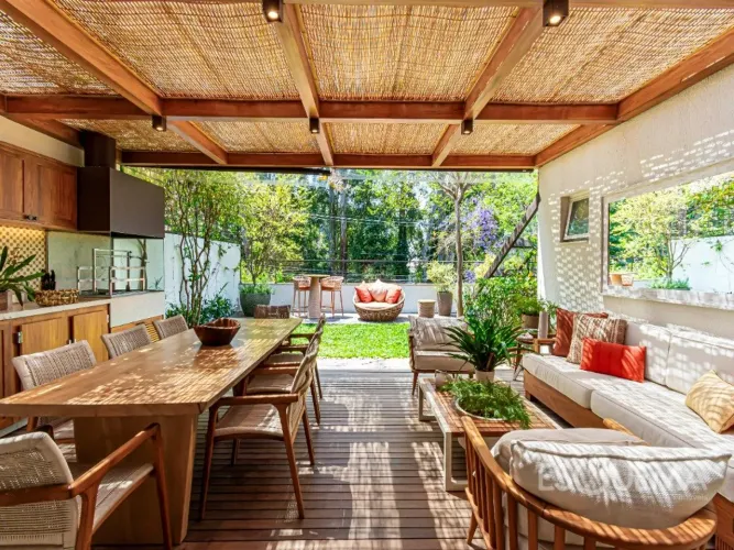 Casa em condomínio no Jardim Vitória Régia