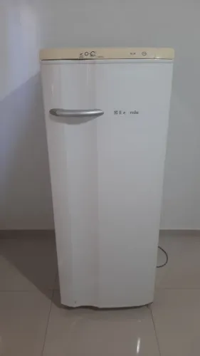 Electrolux 240 litros