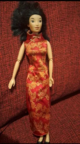 Boneca Mulan clássica da Disney, fabricada pela Mattel por volta de 1997