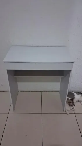 Escrivaninha com gaveta - Ótimo estado