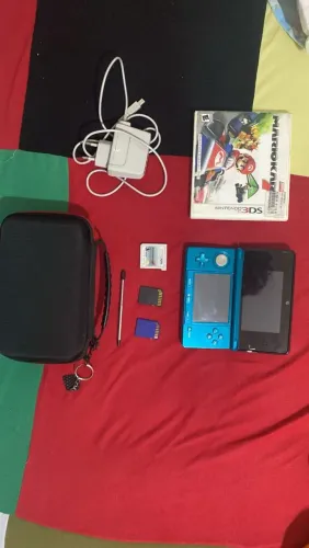 Nintendo 3DS com Mario Kart