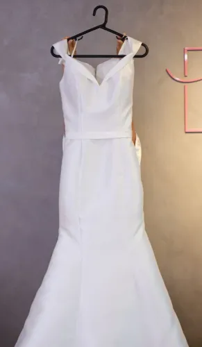 Vestido de Noiva Luxo Tamanho PP + Mantilha e Grinalda