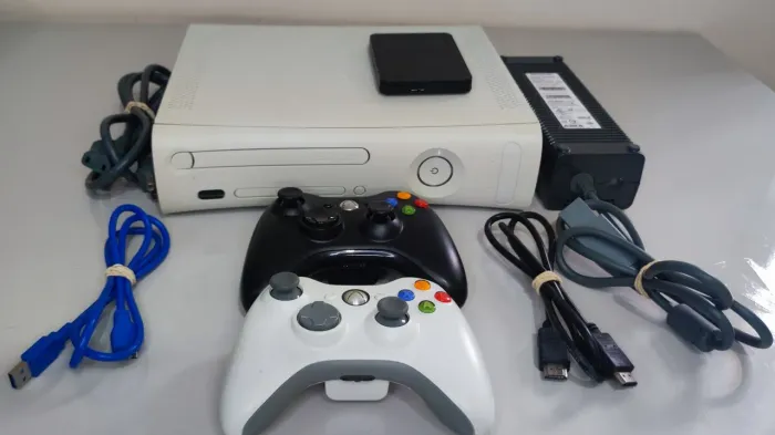 XBOX 360 DESBLOQUEADO HD 1tb IGIENIZADO 