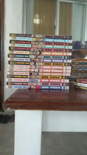 One Piece Conjunto de Mangás em Perfeito Estado