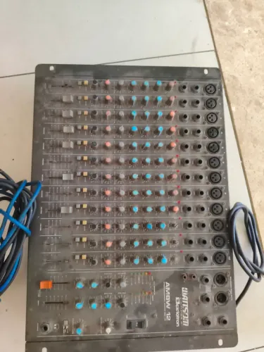 Mesa de som, funcionando