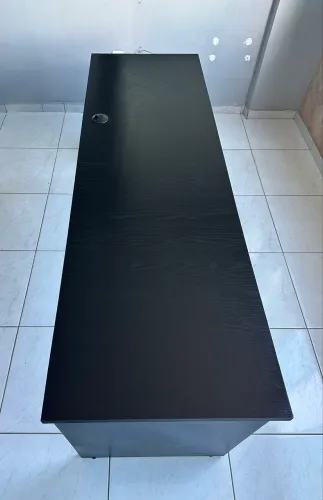 Mesa de escritório para vender logo