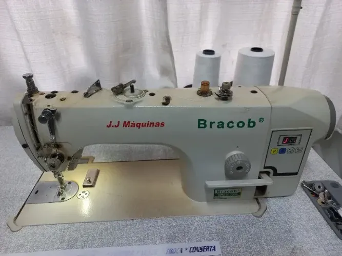Máquina de costura reta industrial 