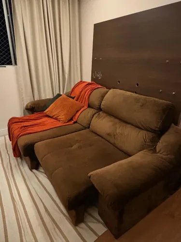 Sofá reclinável com chaise 2,4m