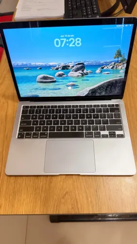 MacBook Air M1 - 256 GB 8 GB RAM