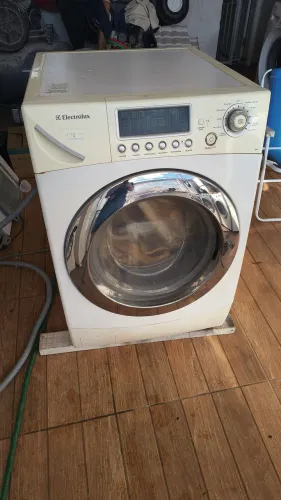 Lava e seca Electrolux 10kg