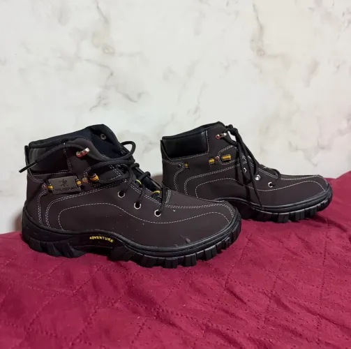 Vendo par de botas