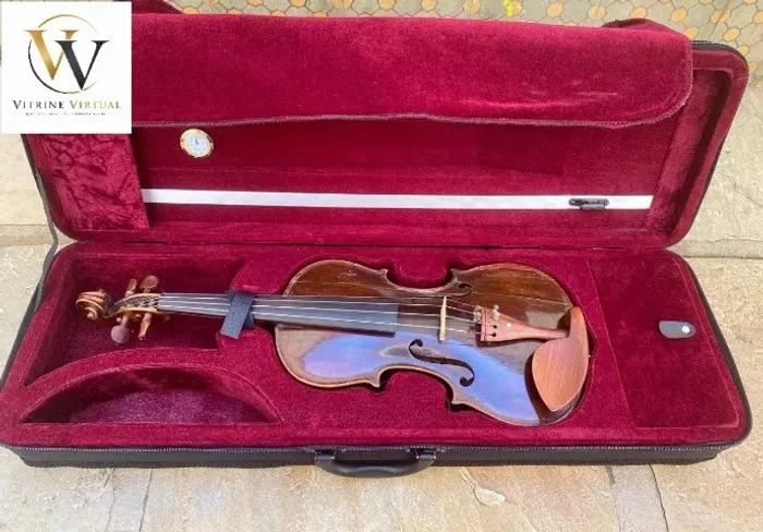 Violino 4/4 Luthier século 19, modelo Stainer.