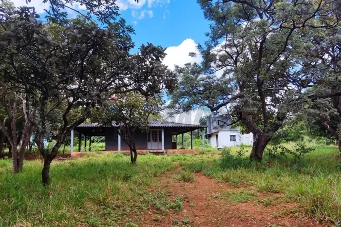 Chácara com 5.069m² à Venda em Luziânia-GO | Casa Principal 167m² + Casa de Apoio 48m²