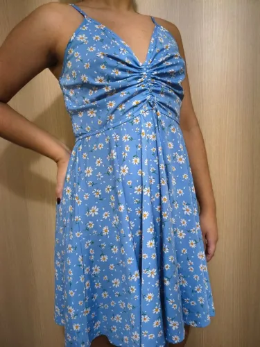 Vestido azul florido casual 
