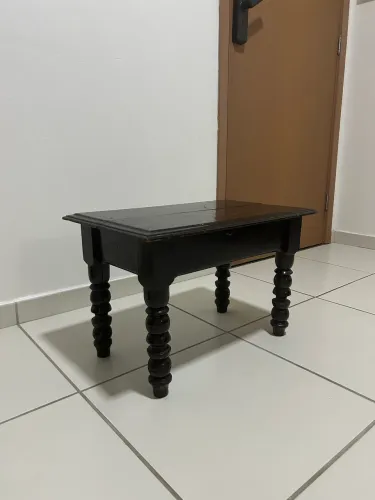 Mesinha de madeira 