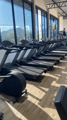 Vende se 20 esteiras movement G3 com inclinaçao e funcionando 100%