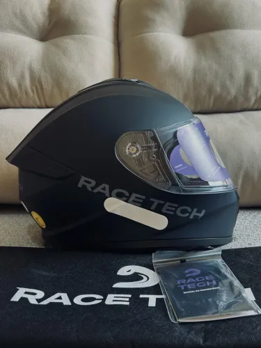 Capacete esportivo