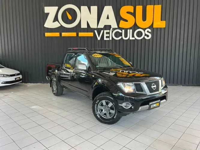 Nissan Frontier SV AT. CD 4X4 2.5 TB Dies. Aut. 2015