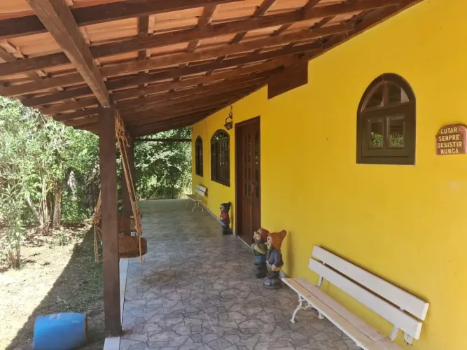 Excelente sitio para moradia e trabalho home ofice, com sede toda Mobiliada 4 uartos, pisc