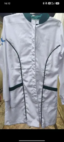 Vendo jaleco novo sem uso com bordado no braço UNICESUMAR