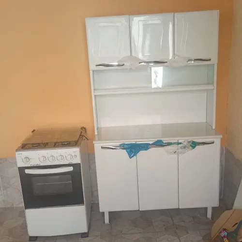 Vendo armário de cozinha e fogão de 4 bocas