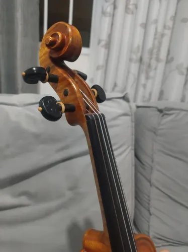 Violino Antonius Stradivarius cópia de lutrhier americano excelente