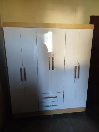 GUARDA ROUPA DE CASAL
