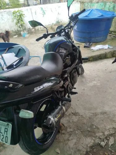 Moto Suzuki GSX 750 f 2001