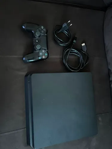 PlayStation 4 Slim 1TB