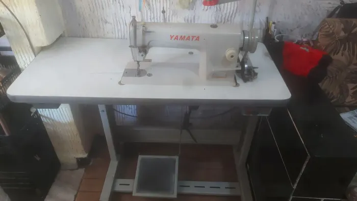 Maquina de costura industrial reta