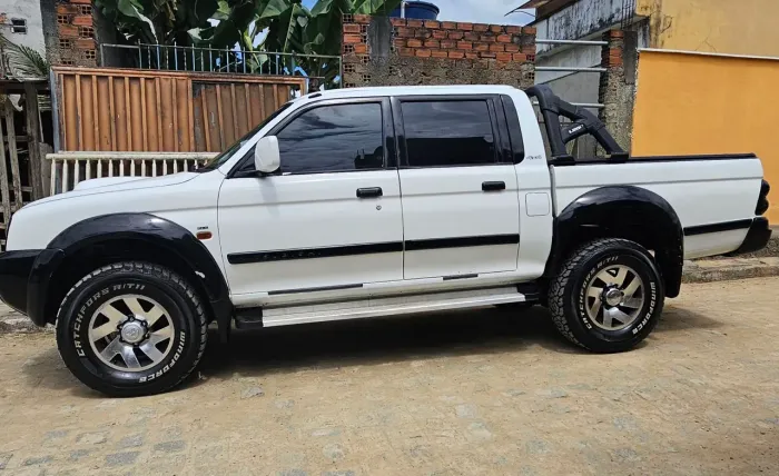 Mitsubishi L200 GLS 2.5 4X4 CD Diesel 2006