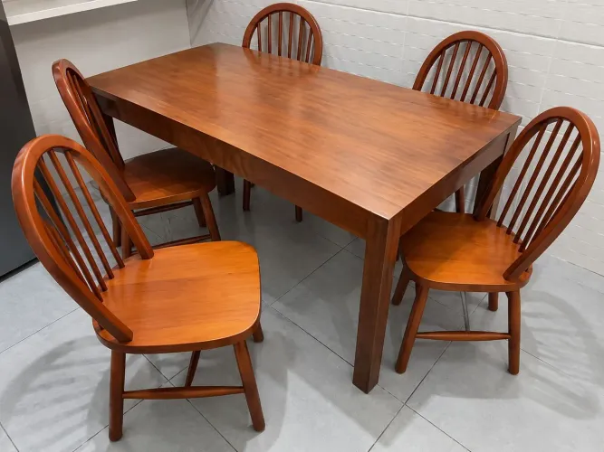 Mesa de Jantar de Madeira com 6 Cadeiras ? Cor Mogno/Madeira Castanho.