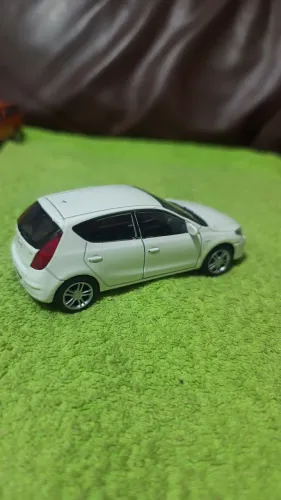 Lote de miniaturas nacionais