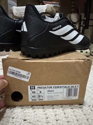 Chuteira Adidas Predator Essentials