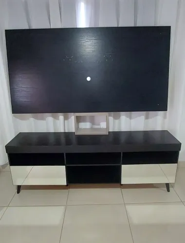 Rack com portas espelhadas + Painel para TV até 65'