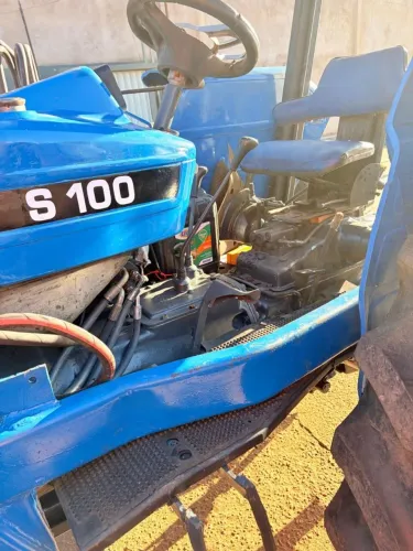 Trator newrolland 7630