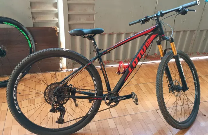 Bicicleta lótus xr v12 Titan 