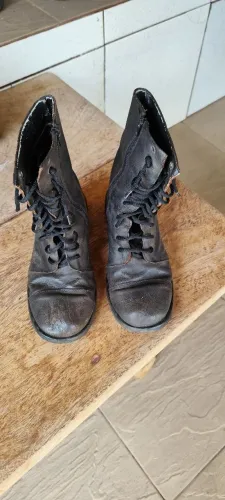 Botina de couro 42