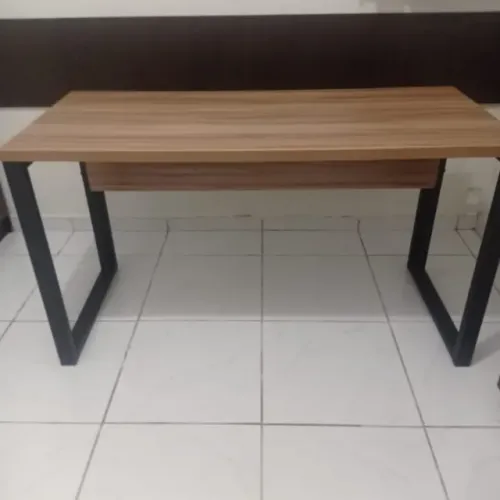 Mesa Happy para escritório