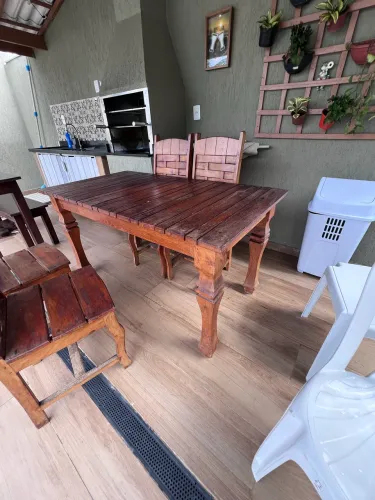 Mesa retangular com 4 cadeiras madeira maciça 